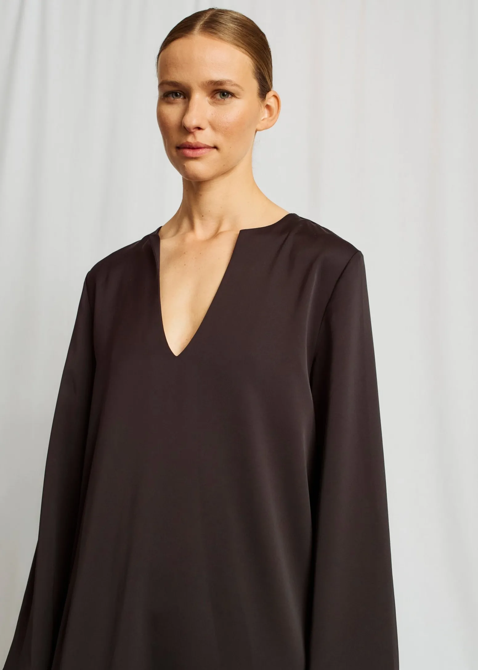 bs_callie_regular_fit_kln_3.webp BS Callie Regular Fit Klänning - Black