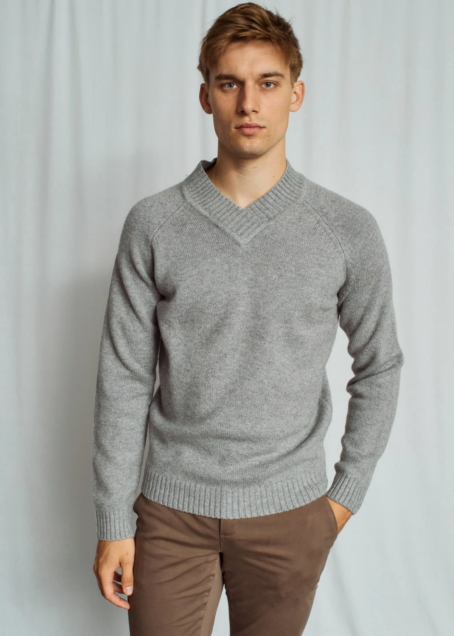 BS Douglas Regular Fit Stickat - Grey