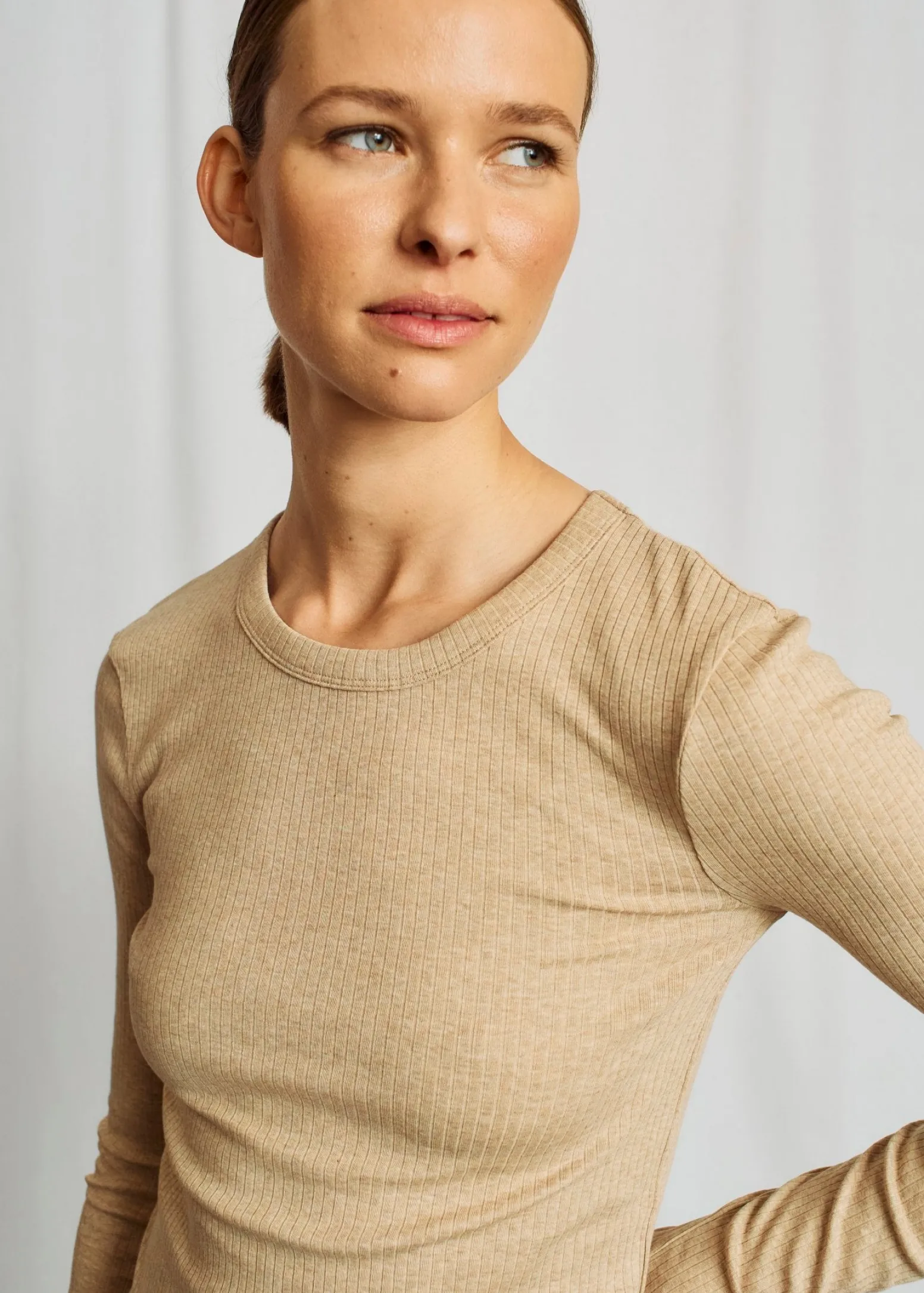 bs_margrethe_lngrmad_tshi_2.webp BS Margrethe Långärmad T-Shirt - Sand